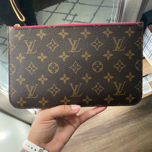 ❌SOLD❌Neverfull Pouch (MM) Monogram Pivoine - Picture 13 of 15